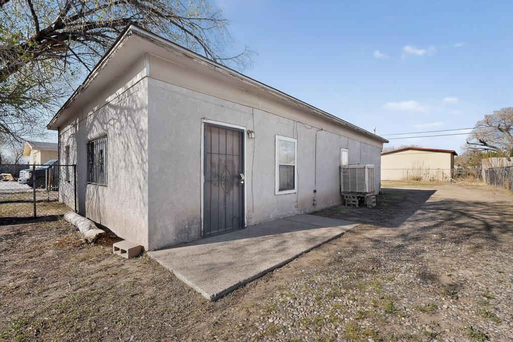 105 Barcelona Circle SW