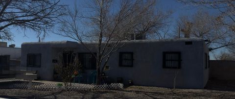Photo of 2507 Cagua Drive NE, Albuquerque, NM 87110 (MLS # 1095881)