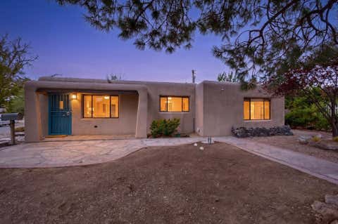Photo of 1601 Hendola Drive NE, Albuquerque, NM 87110 (MLS # 1109685)