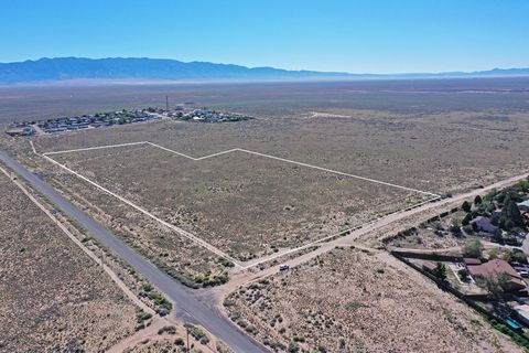 Photo of OFF Manzano Expressway, Belen, NM 87002 (MLS # 1092287)