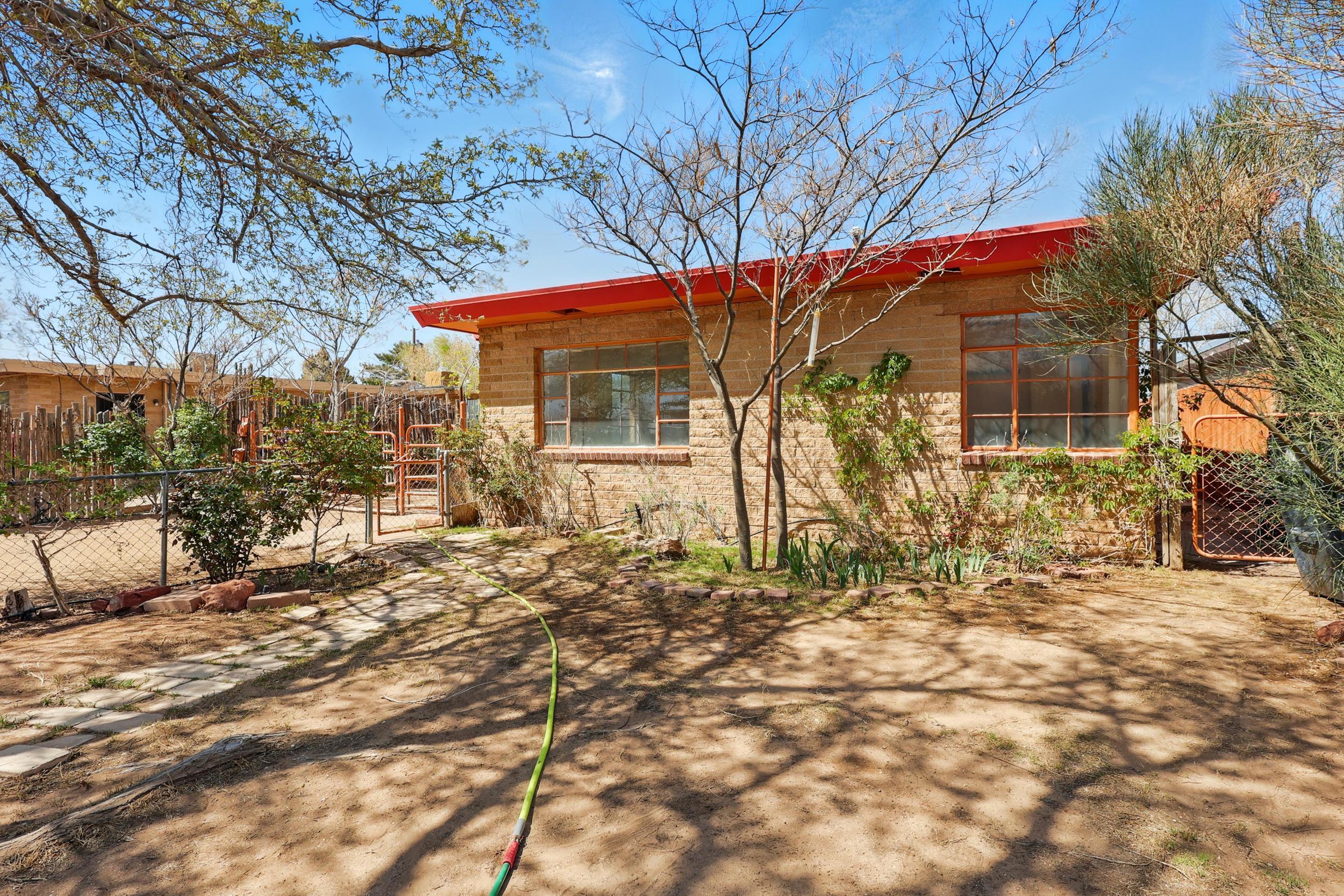 3529 Crest Avenue, Albuquerque, New Mexico image 1