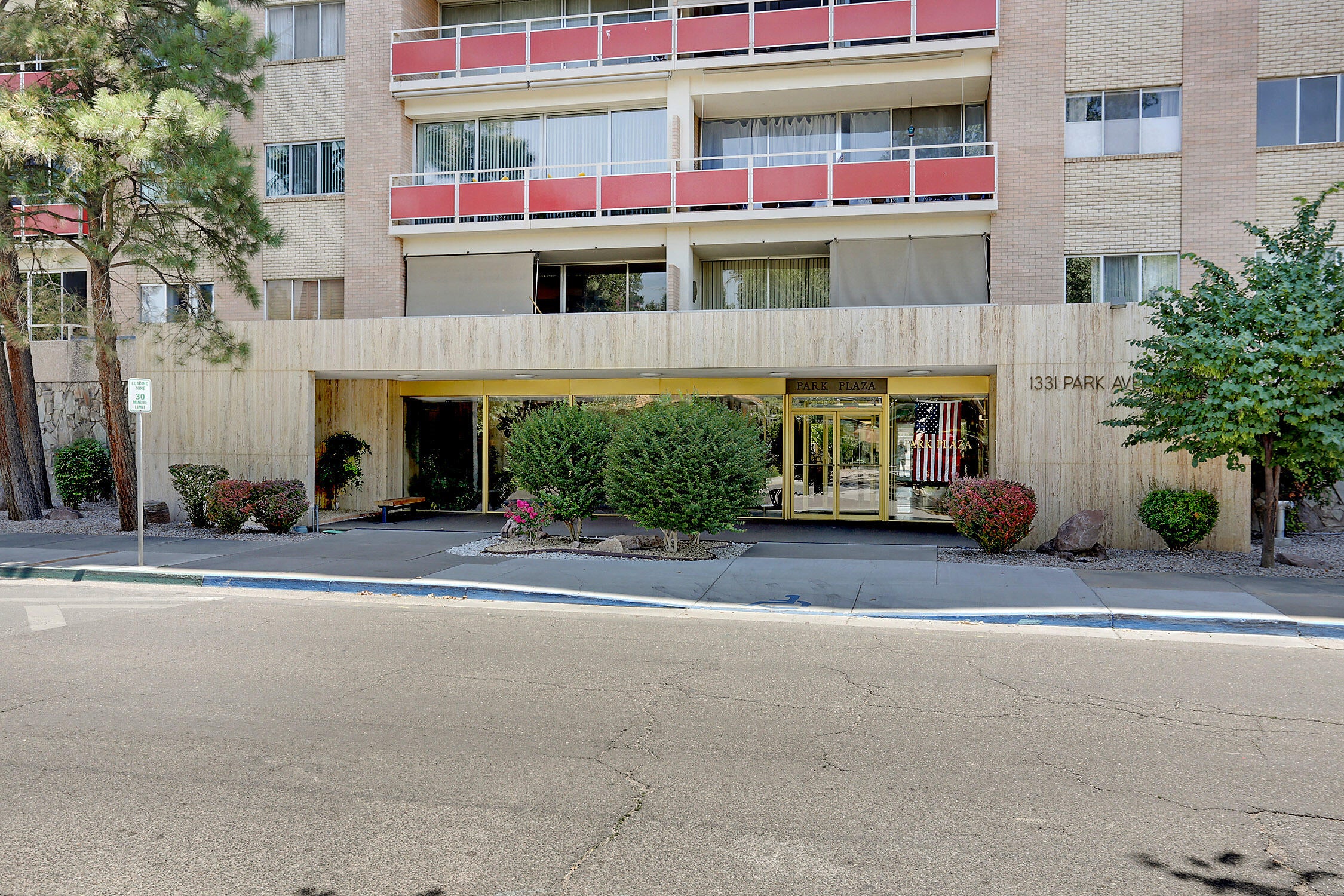1331 Park Avenue SW 411/412