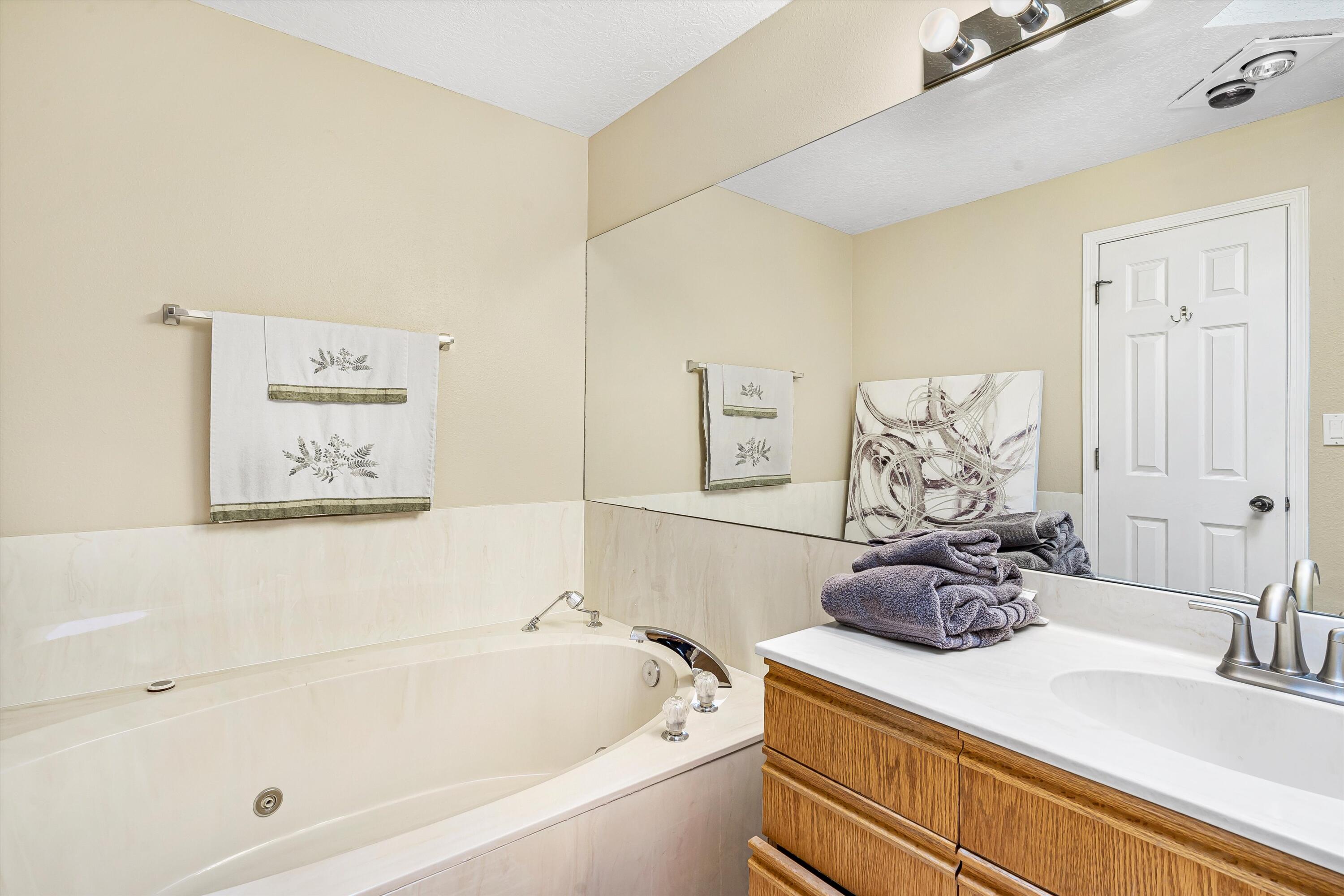 582 Eastlake Drive, Rio Rancho, New Mexico image 48