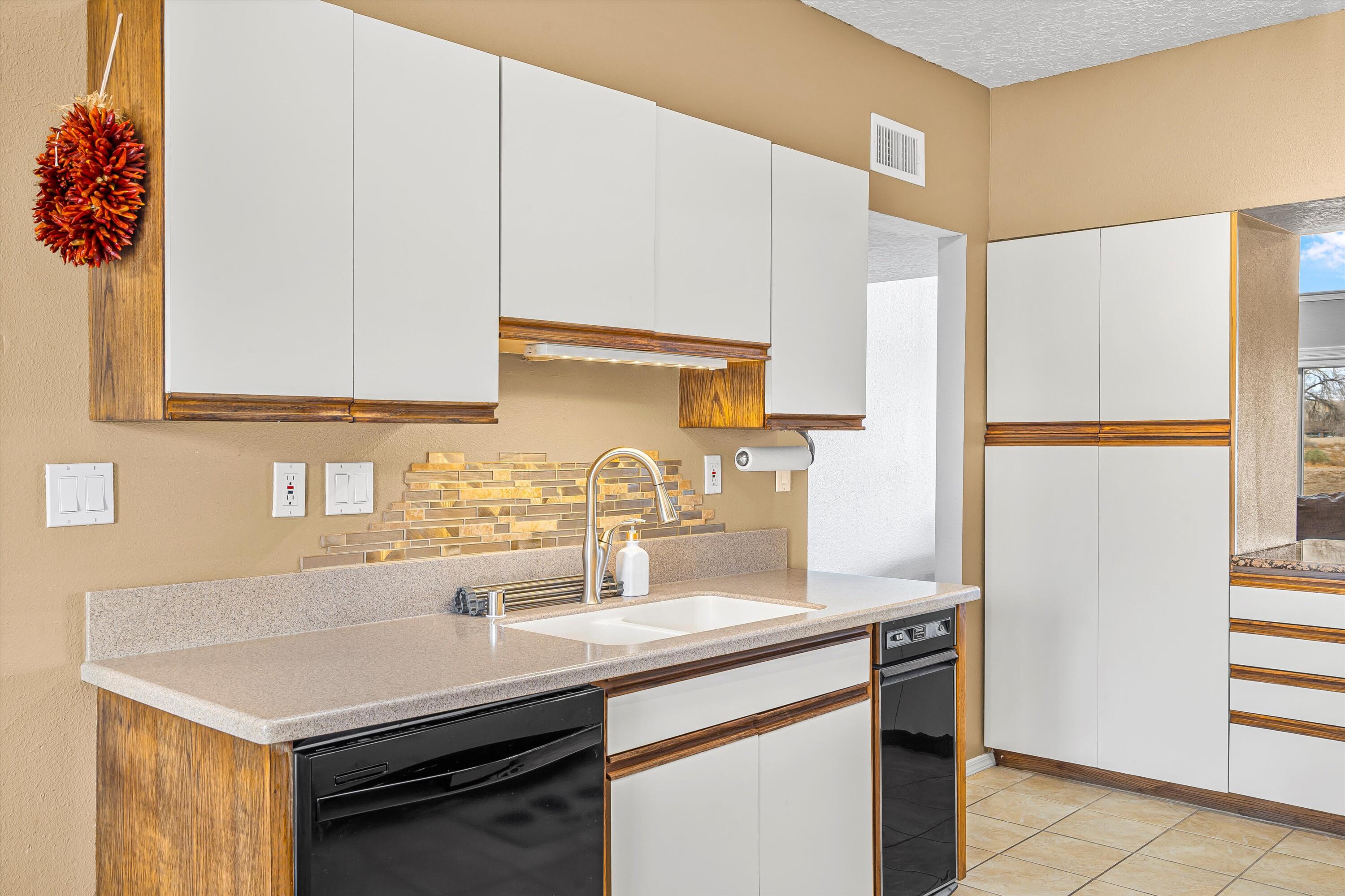 582 Eastlake Drive, Rio Rancho, New Mexico image 12