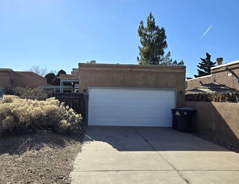 Photo of 5613 Dustin Court NW, Albuquerque, NM 87120 (MLS # 1097605)