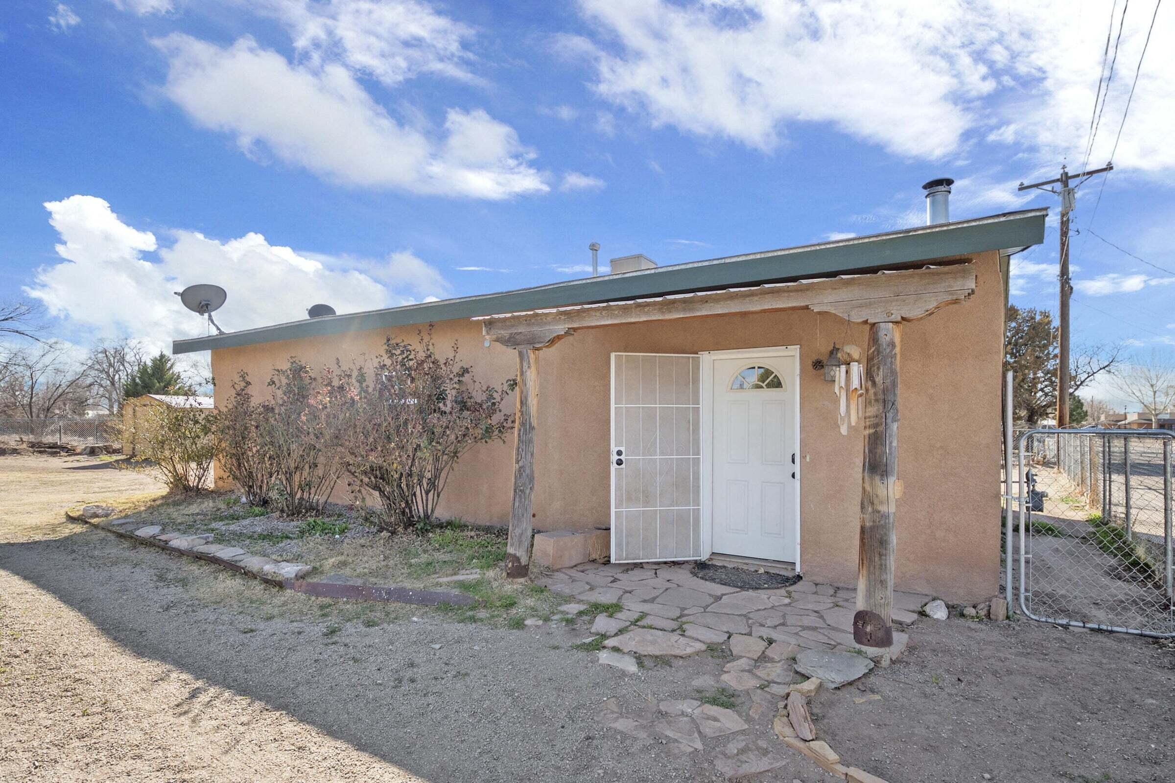 212 Santa Fe Street, Los Lunas, New Mexico image 1