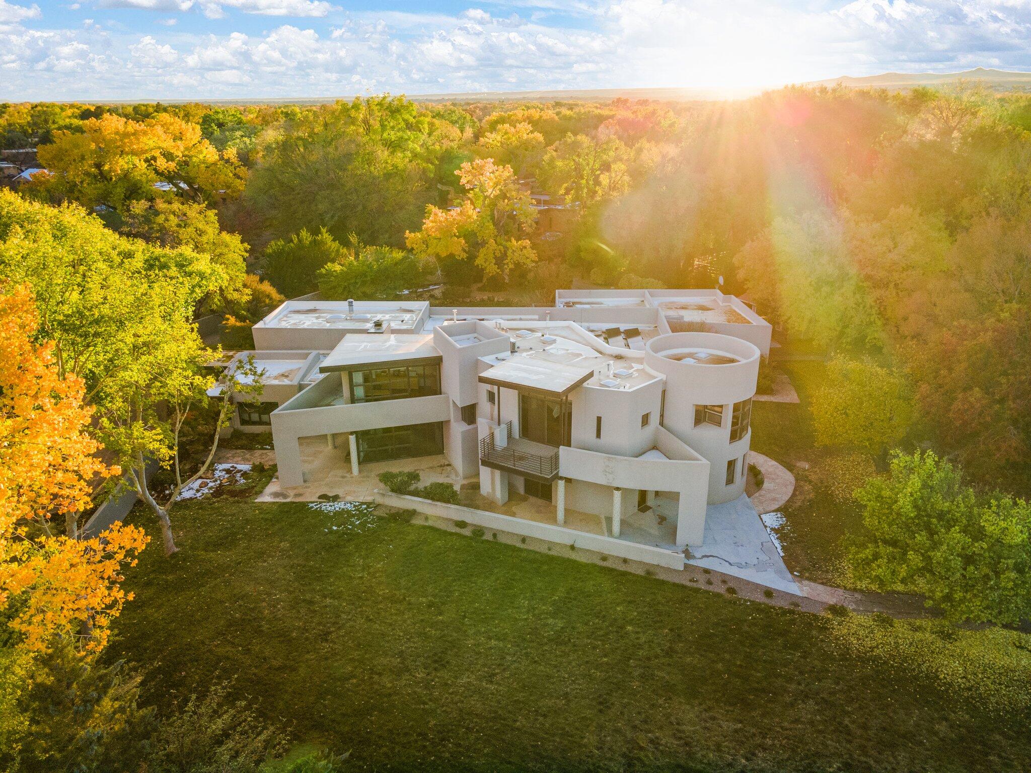 837 El Alhambra Circle, Los Ranchos, New Mexico image 1