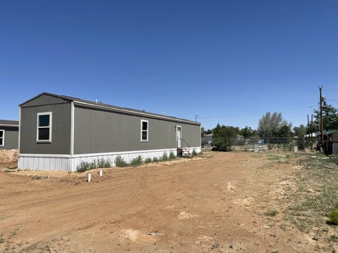 Mobile Home For Sale - 805 Maple Avenue<br/> Moriarty, NM 87035