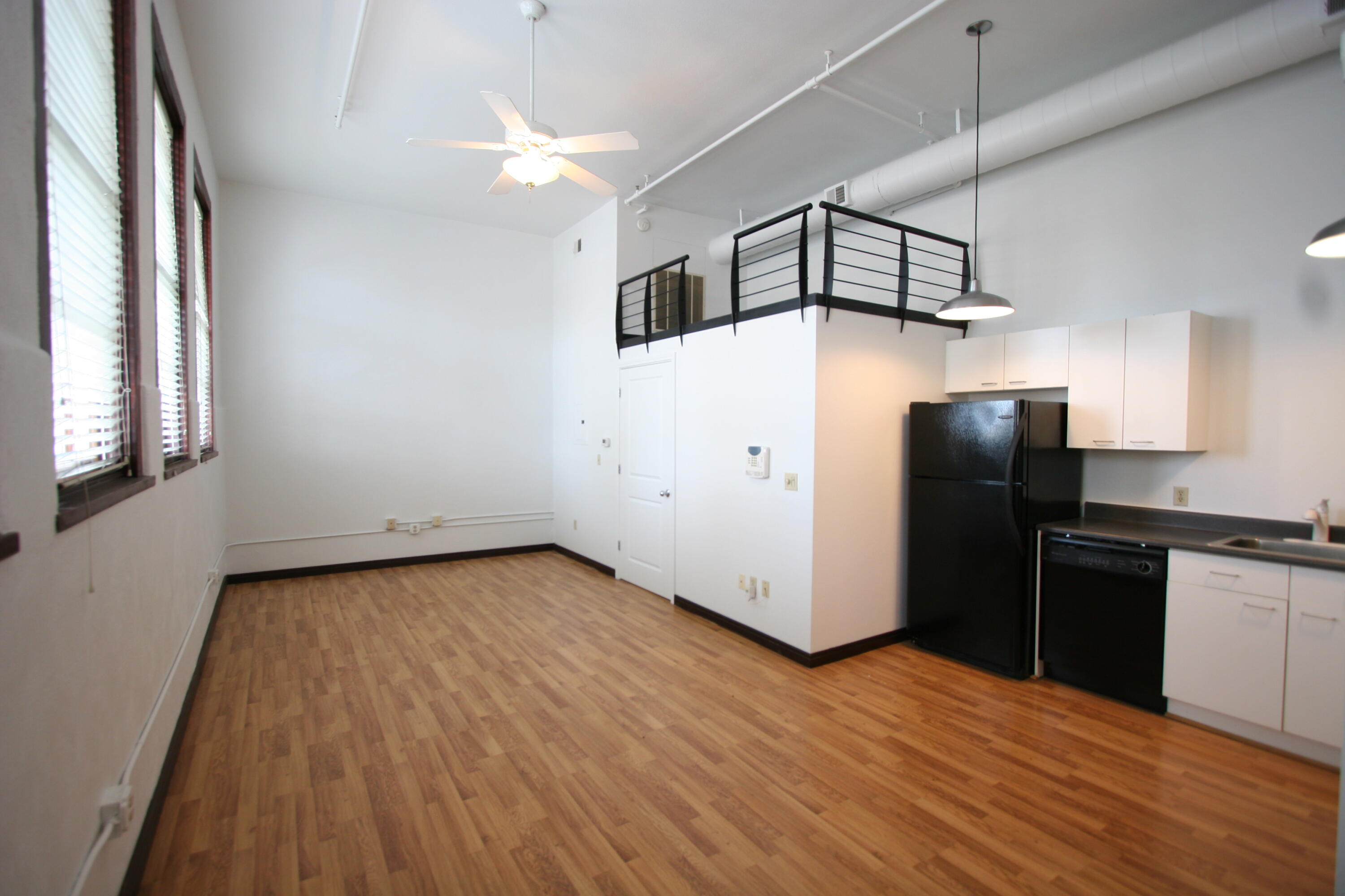 301 Central Avenue NE 117