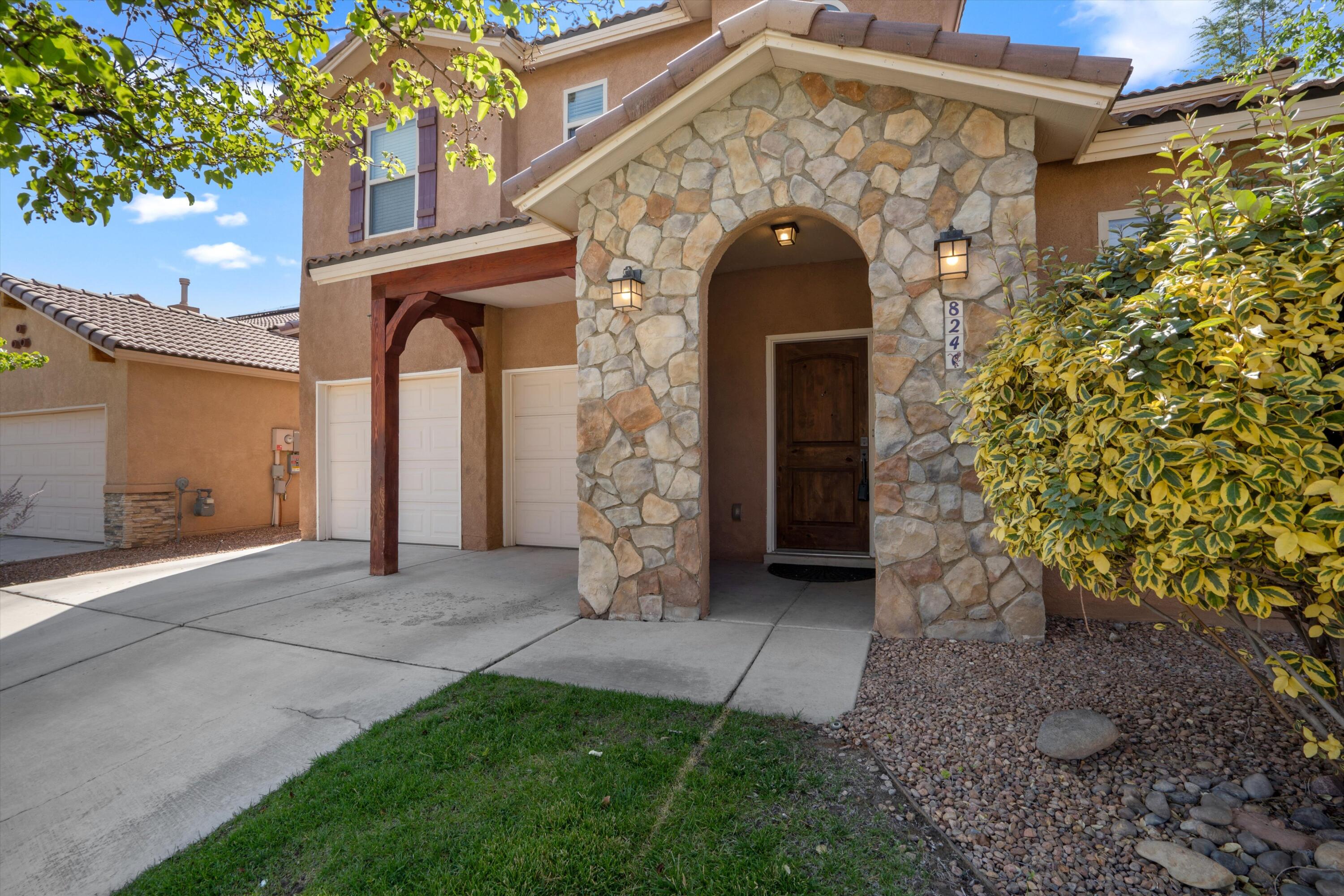 824 VISTA PATRON Drive