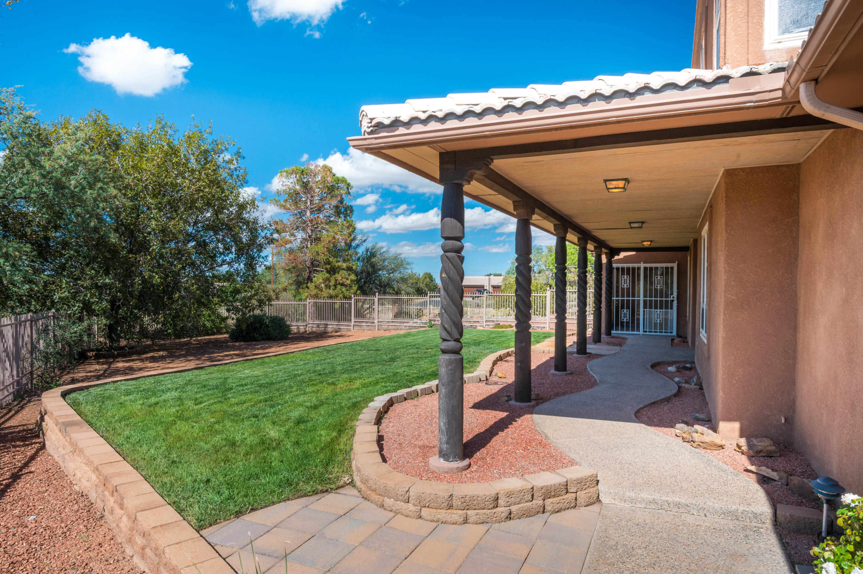 9231 Oakland Avenue NE