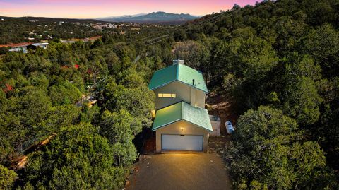 Photo of 2 Cedar Hill Place, Cedar Crest, NM 87008 (MLS # 1092036)