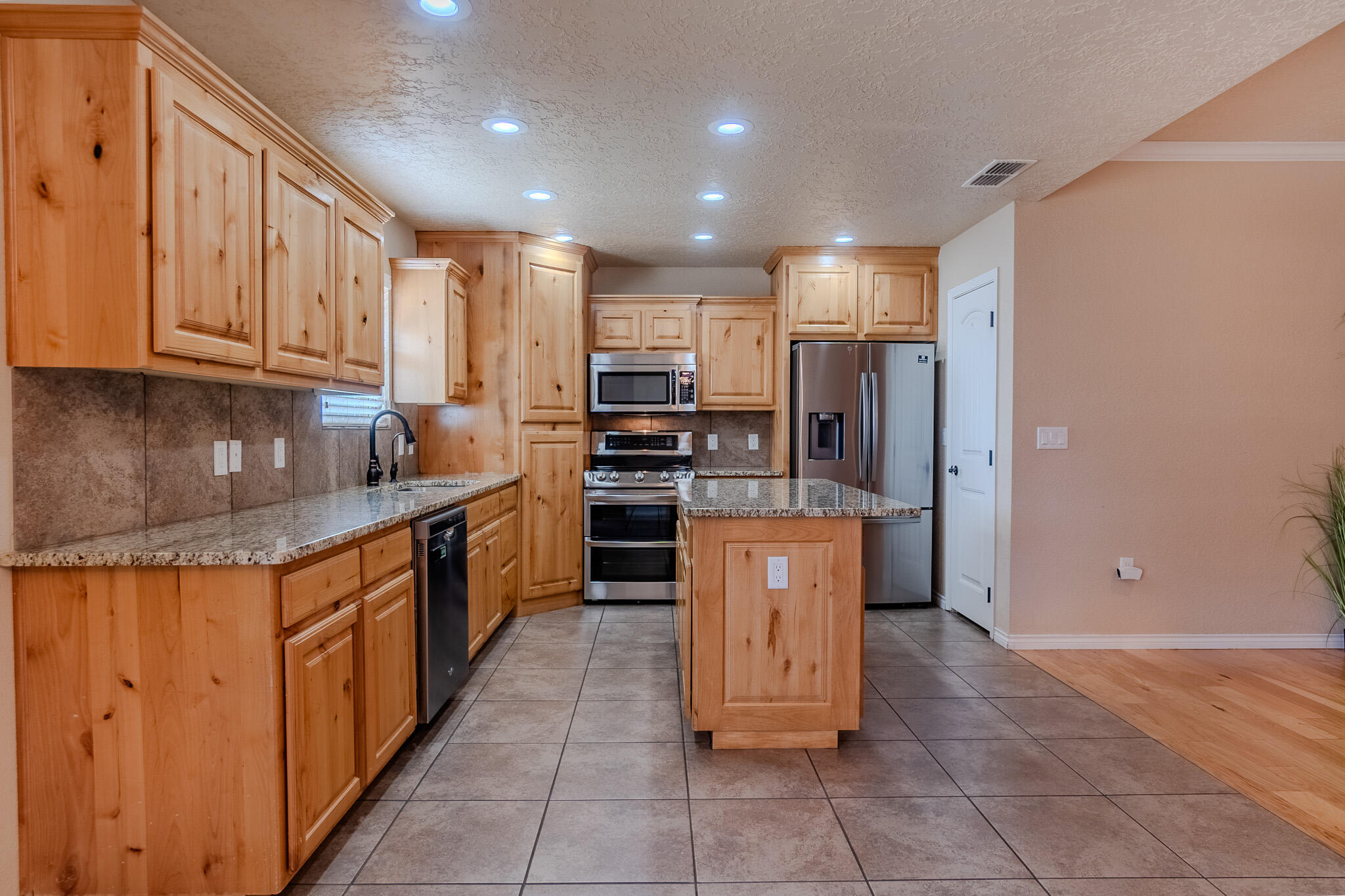 2409 Northglen Drive, Clovis, New Mexico image 8