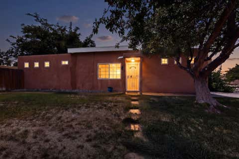 Townhouse For Sale - 7252 Chickadee Lane<br/> Bernalillo County, Albuquerque, NM 87109