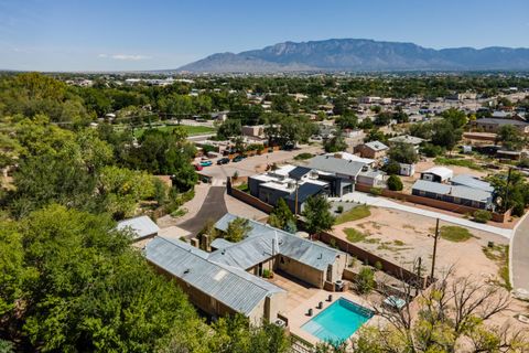 Photo of 270 SANDIA VIEW Road NW, Albuquerque, NM 87107 (MLS # 1091129)