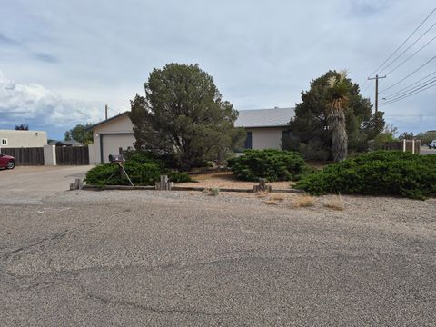 Homes For Sale - 3002 Gay Circle<br/> Rio Rancho, NM 87124