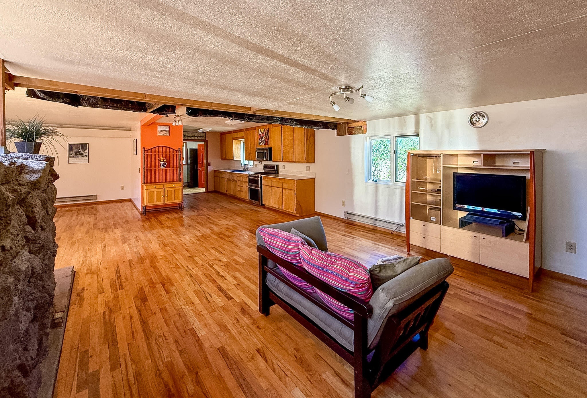 3368 Ice Caves Road