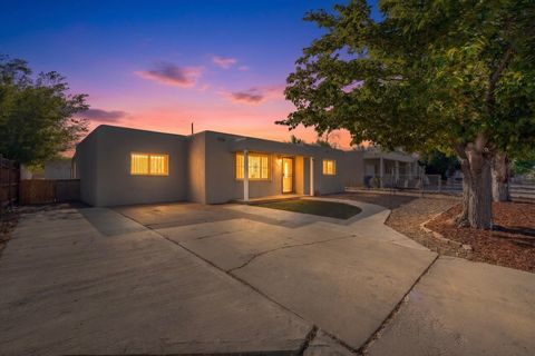 Photo of 324 General Patch Street NE, Albuquerque, NM 87123 (MLS # 1102018)