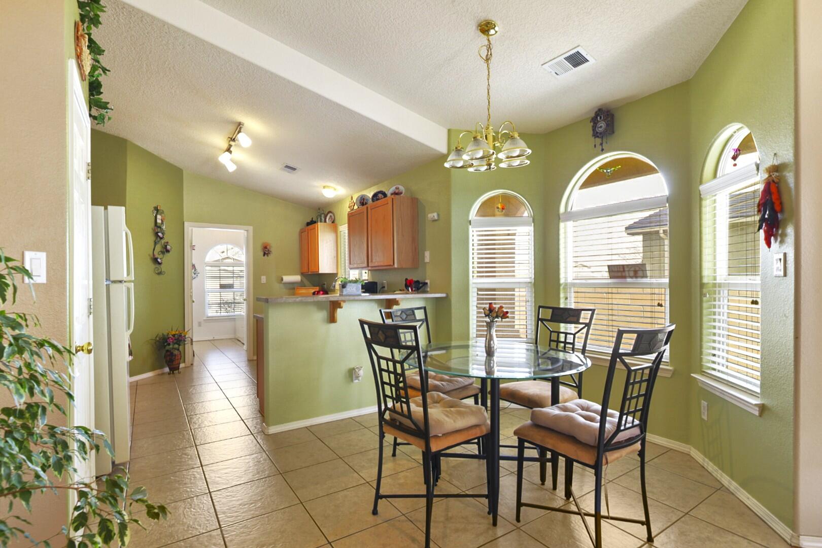 804 Mirasol Court NW