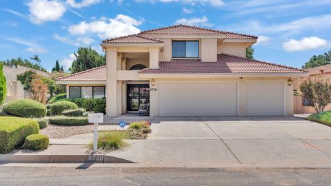 Photo of 8720 MADRE Avenue NE, Albuquerque, NM 87111 (MLS # 1092118)