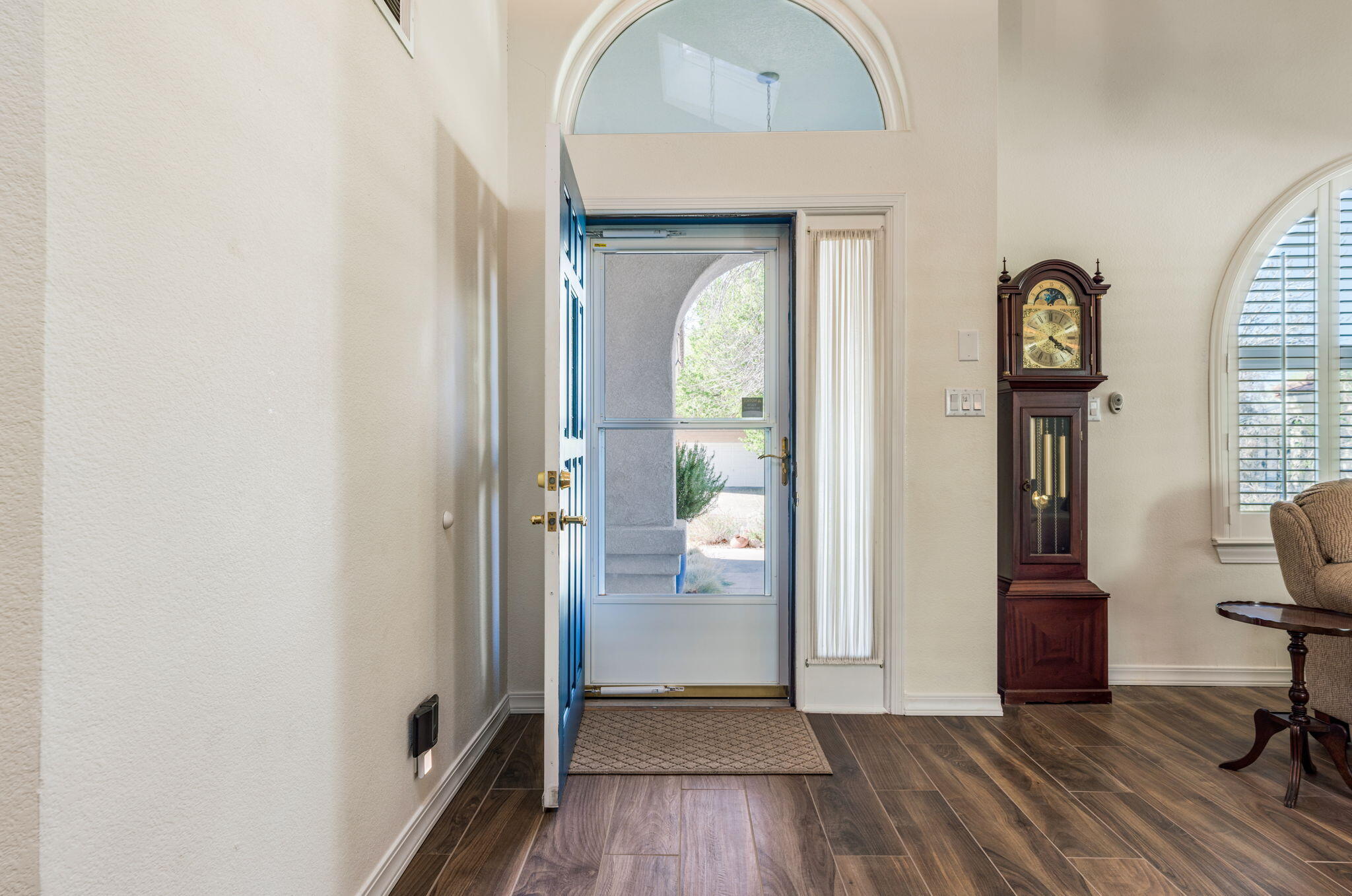 8717 Greenarbor Road NE