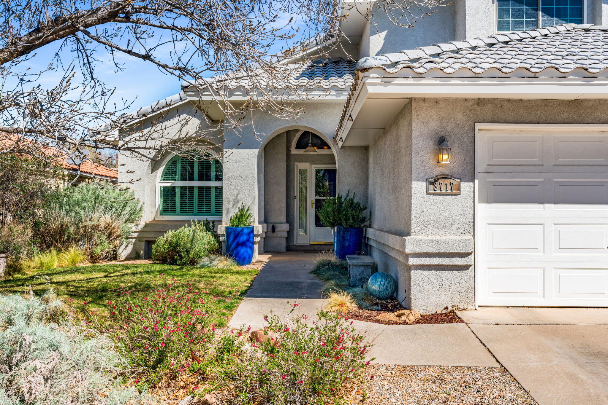 8717 Greenarbor Road NE