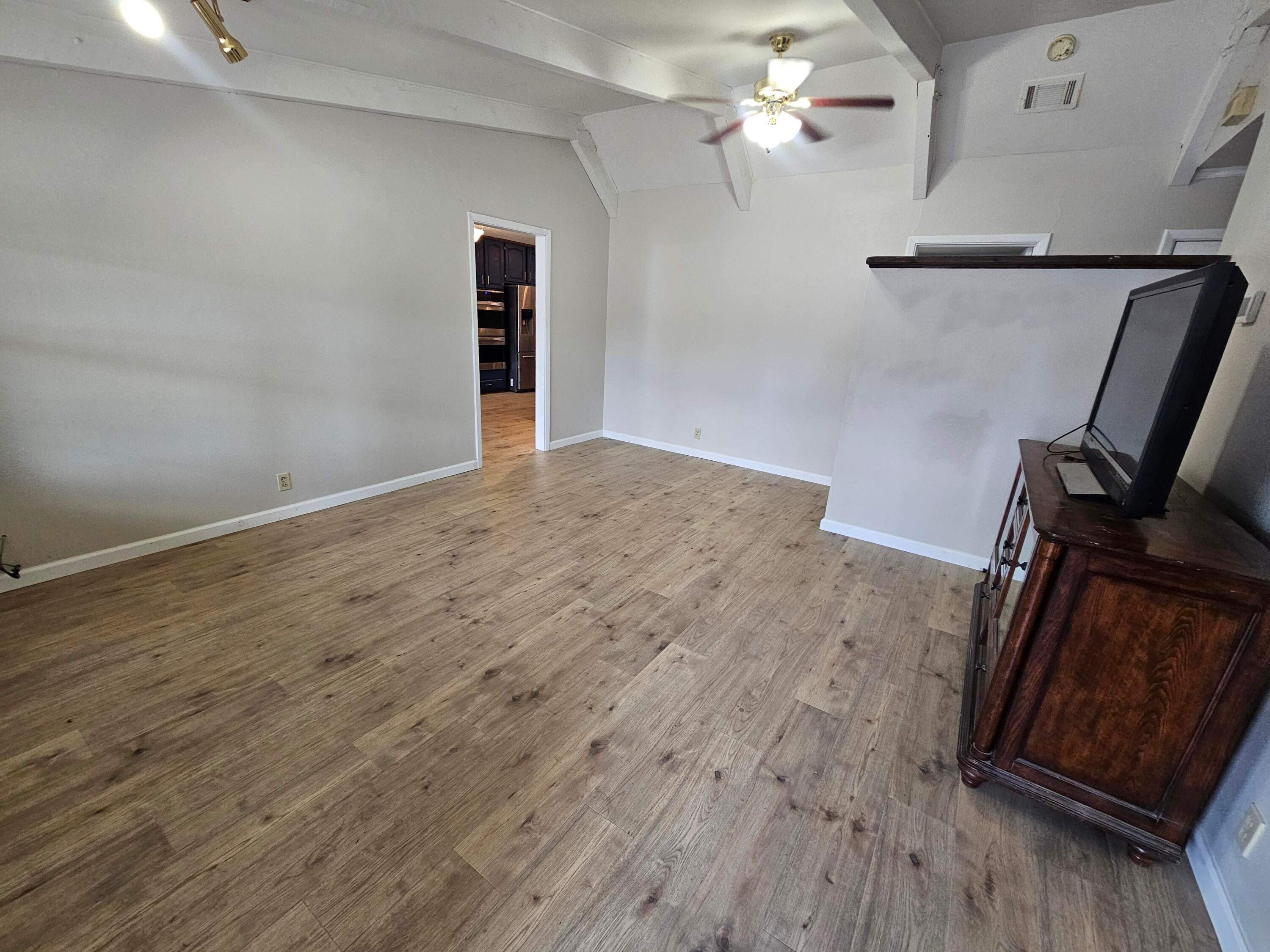 400 Casaus Avenue