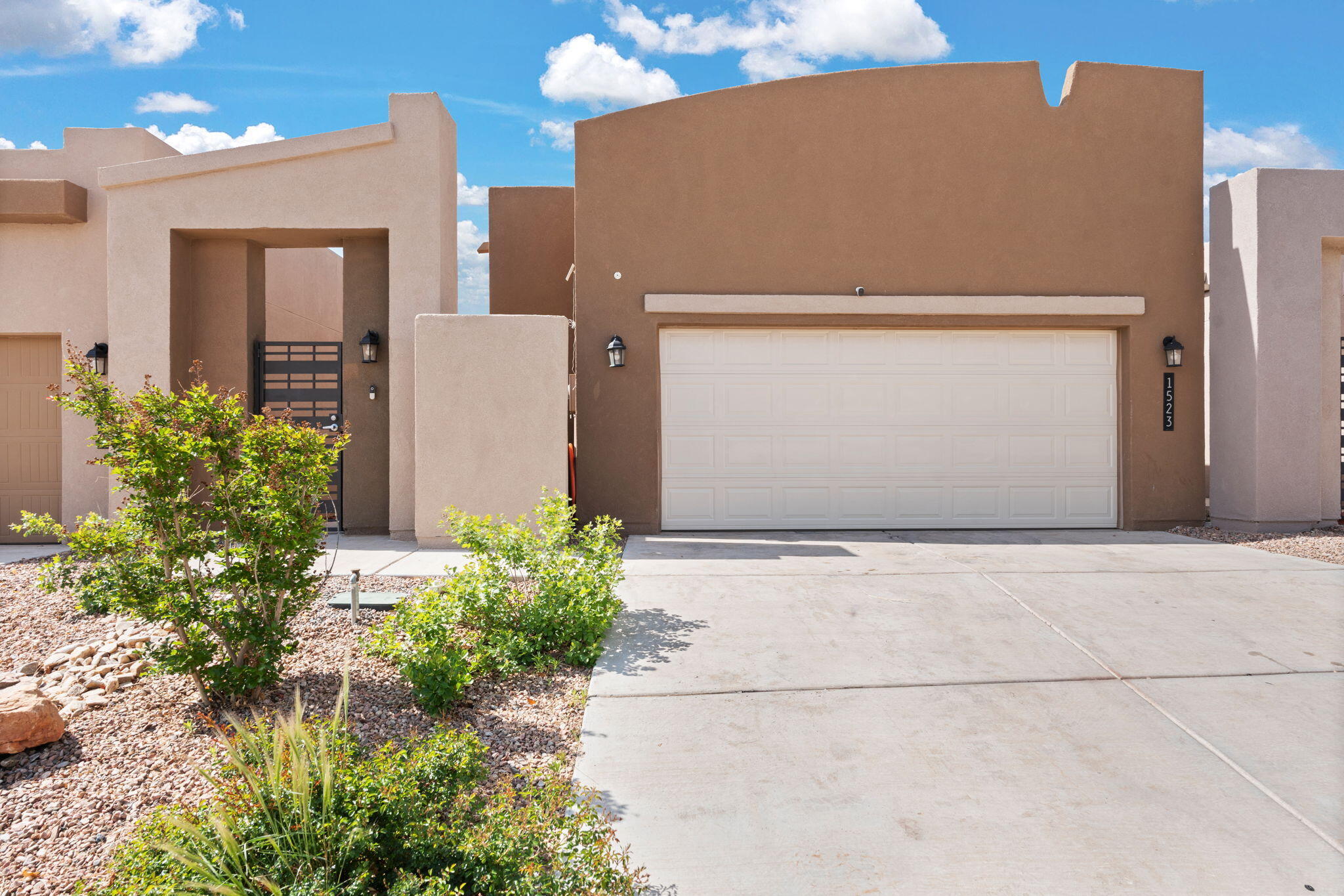 1523 Tierra Verde Loop, Los Lunas, New Mexico image 2