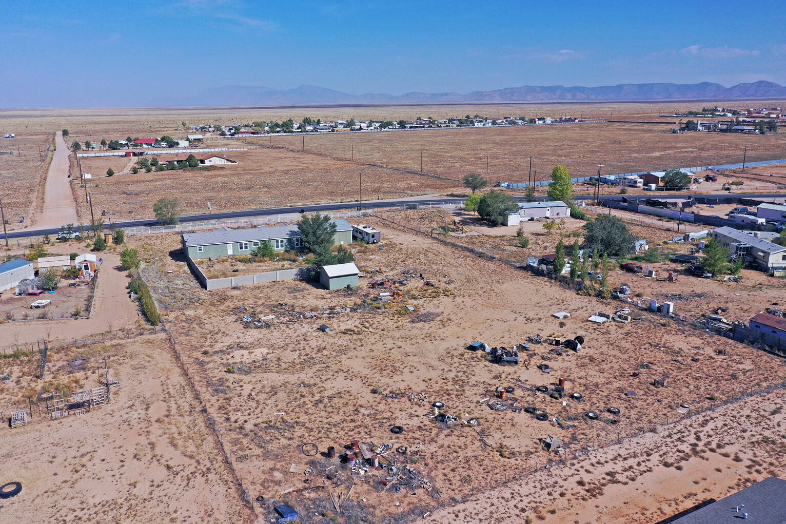 570A Meadowlake Road, Los Lunas, New Mexico image 3