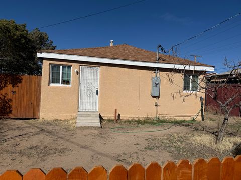 Photo of 403 Aspen Avenue NE, Albuquerque, NM 87102 (MLS # 1098932)