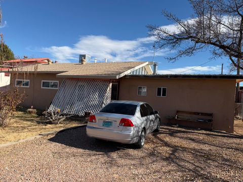 4621 Sunshine Place SW Albuquerque NM 87105