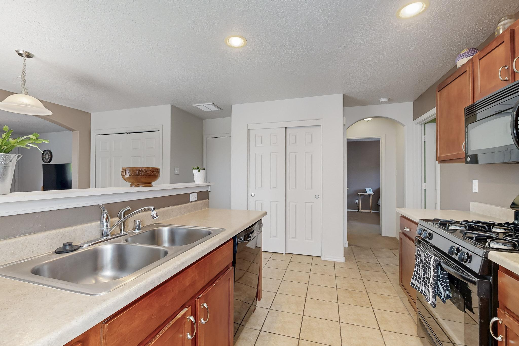 2412 Corvara Drive, Rio Rancho, New Mexico image 24