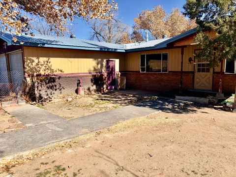 Photo of 5732 Wood Road SW, Albuquerque, NM 87105 (MLS # 1095190)