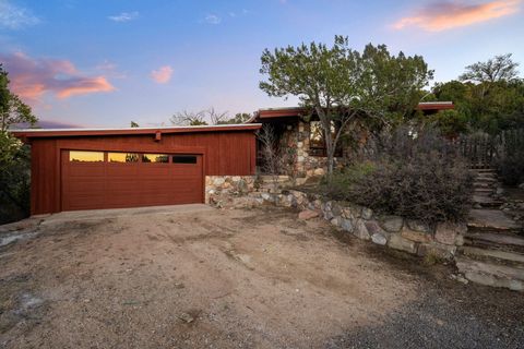 Homes For Sale - 27 Eagle Trail Trail<br/> Bernalillo County, Tijeras, NM 87059