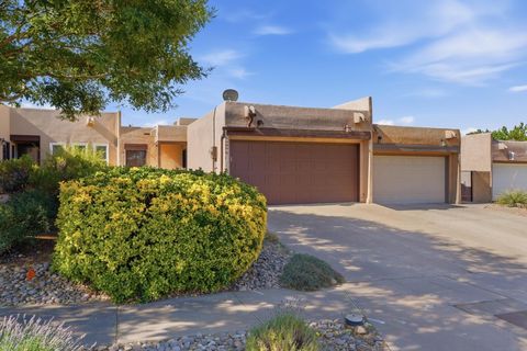 Townhouse For Sale - 7524 Northridge Avenue<br/> Bernalillo County, Albuquerque, NM 87109