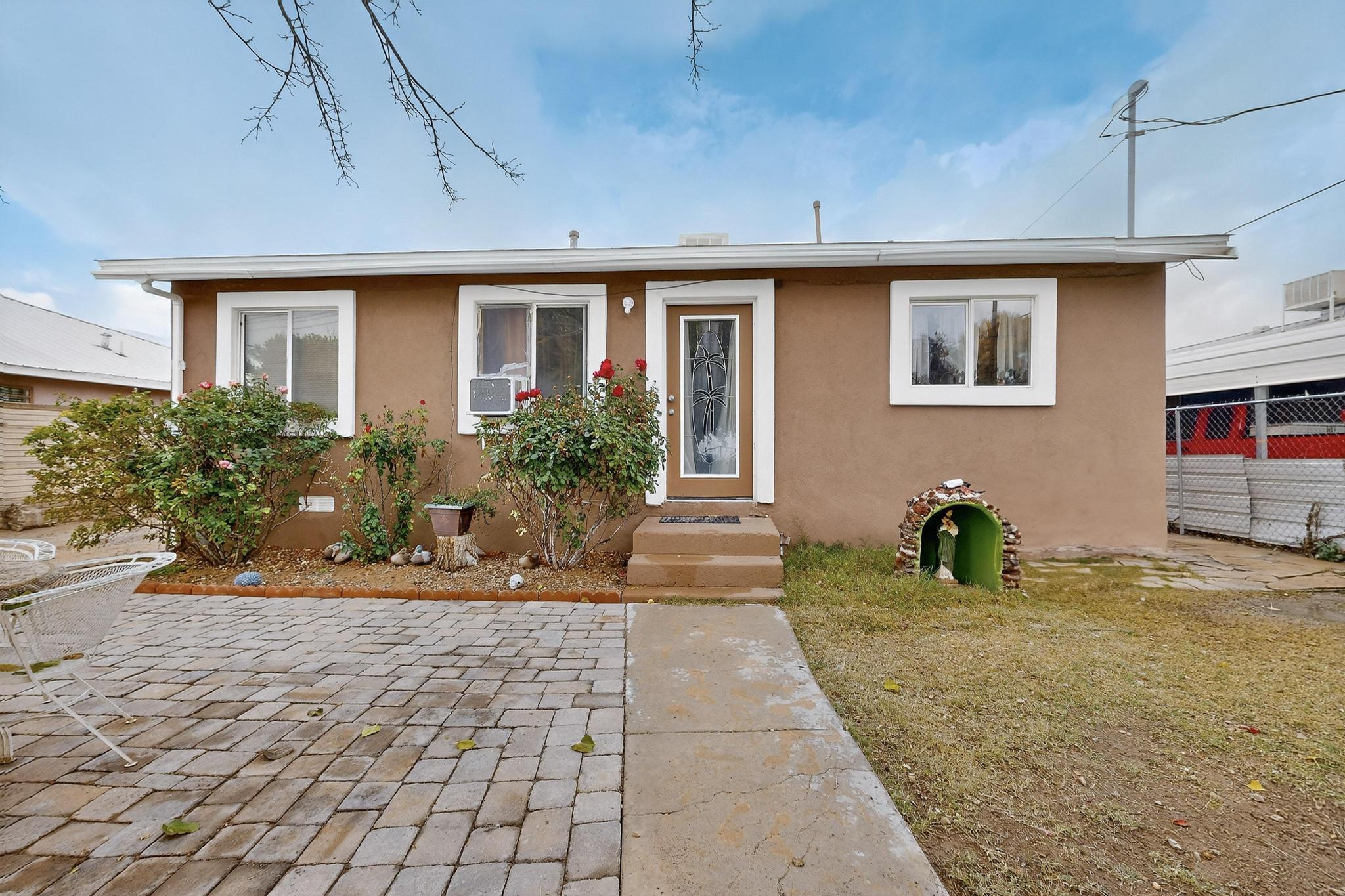 305 San Jose Avenue SE