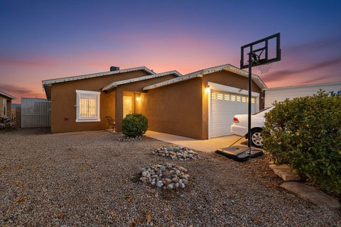 Photo of 832 Mesa Viejo Street SW, Albuquerque, NM 87121 (MLS # 1094546)
