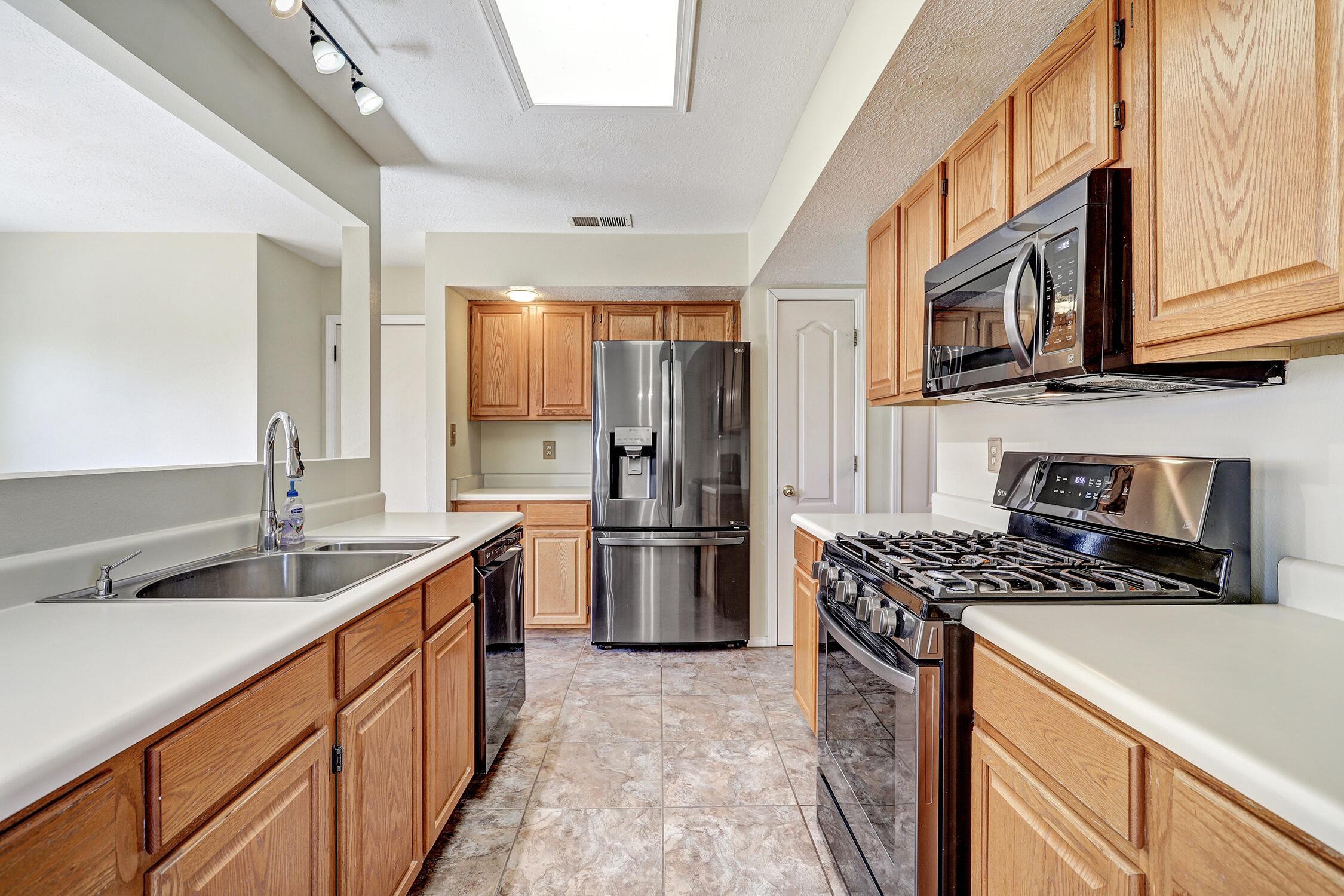 2532 Wheeler Peak Drive, Rio Rancho, New Mexico image 6