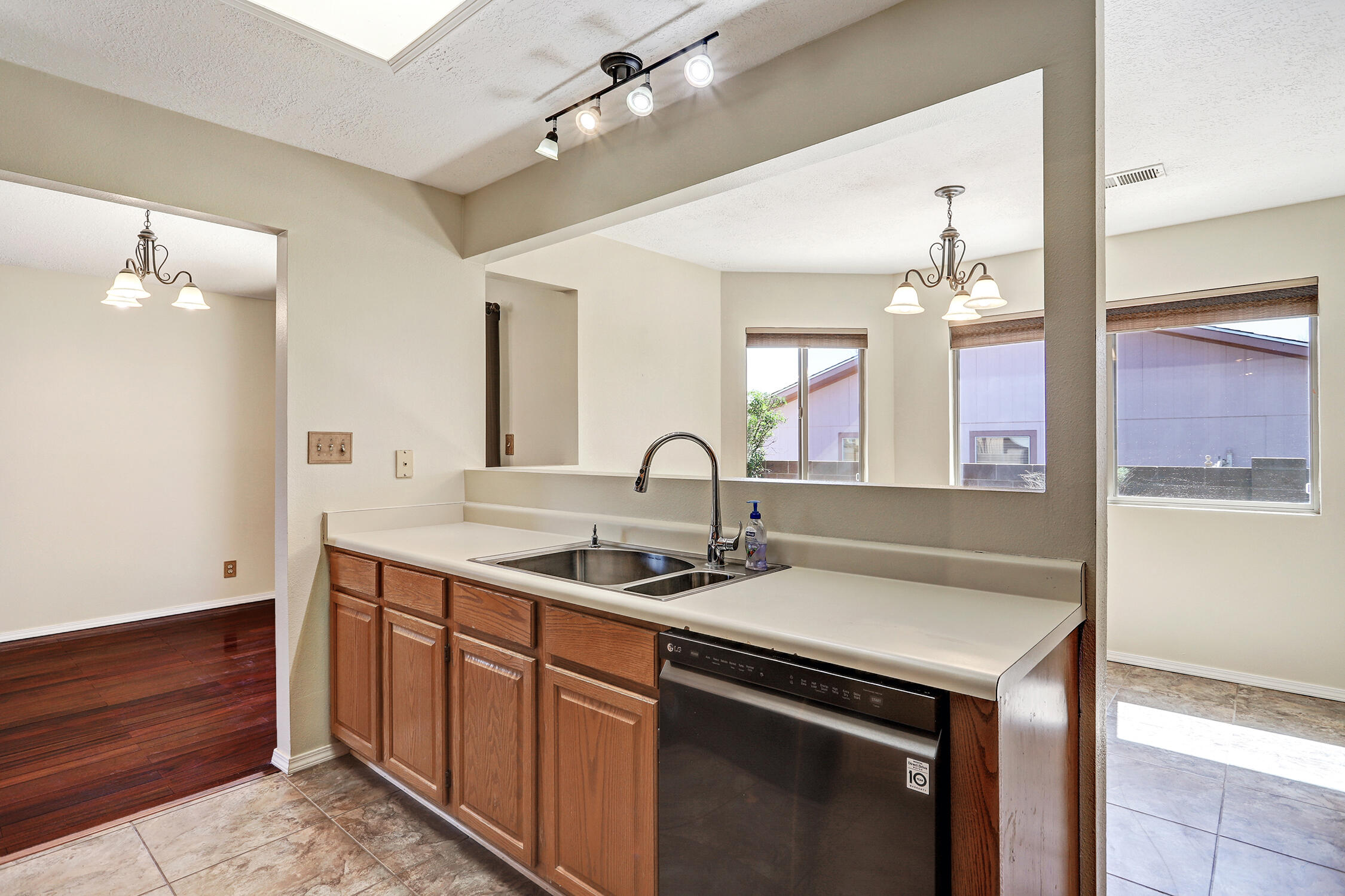 2532 Wheeler Peak Drive, Rio Rancho, New Mexico image 8