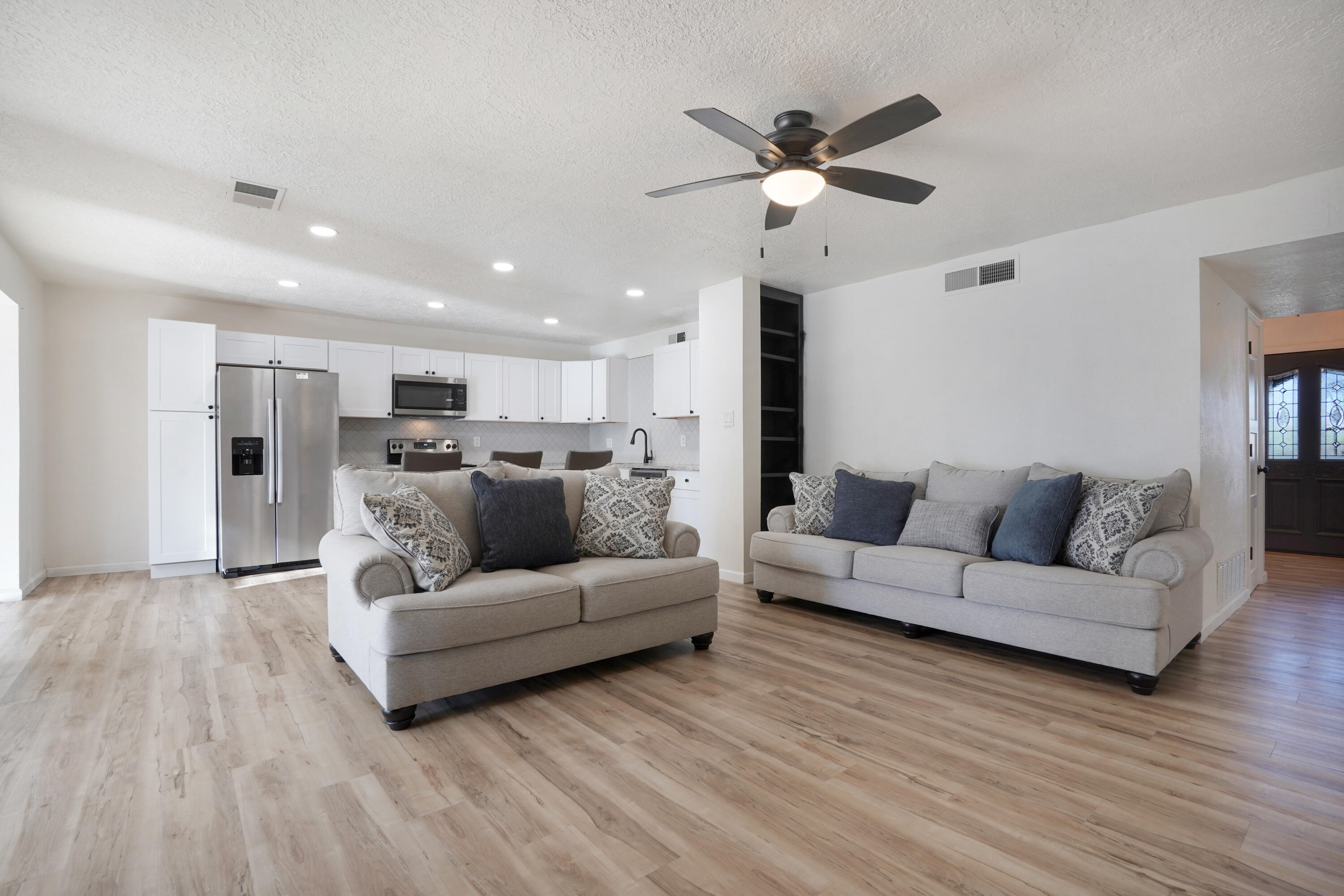 2717 Los Tretos Street NW