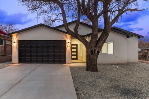 Photo of 380 Deluvina Place SW, Albuquerque, NM 87105 (MLS # 1094650)