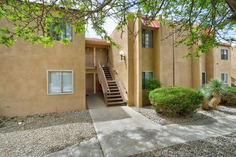 Photo of 911 Country Club Drive SE #APT E, Rio Rancho, NM 87124 (MLS # 1101921)