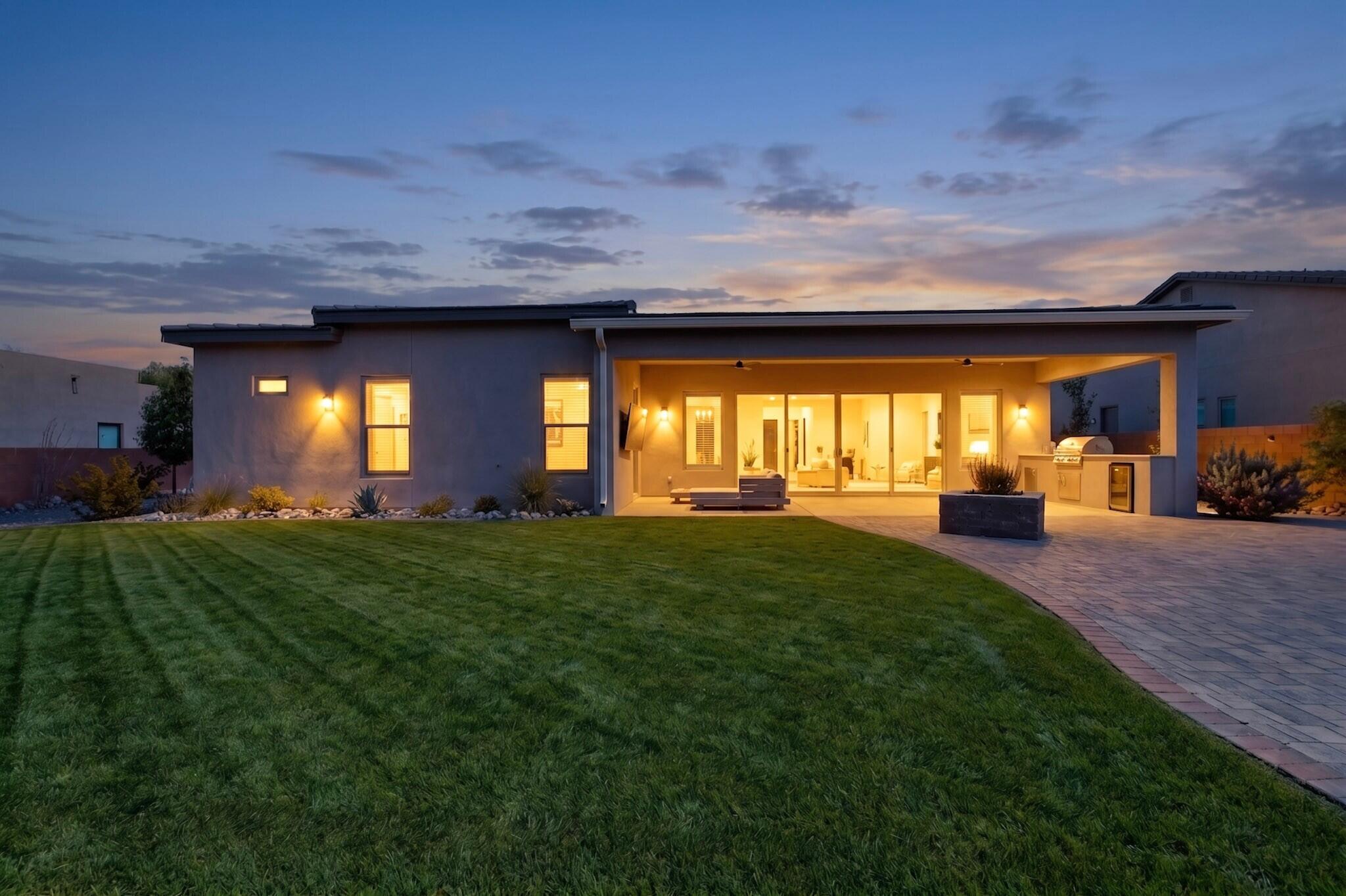 212 Lavender Place NE