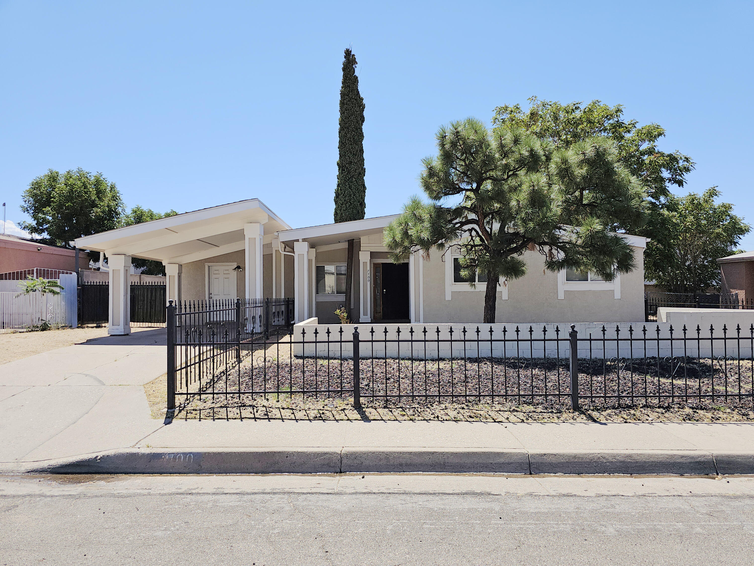 View Albuquerque, NM 87109 house