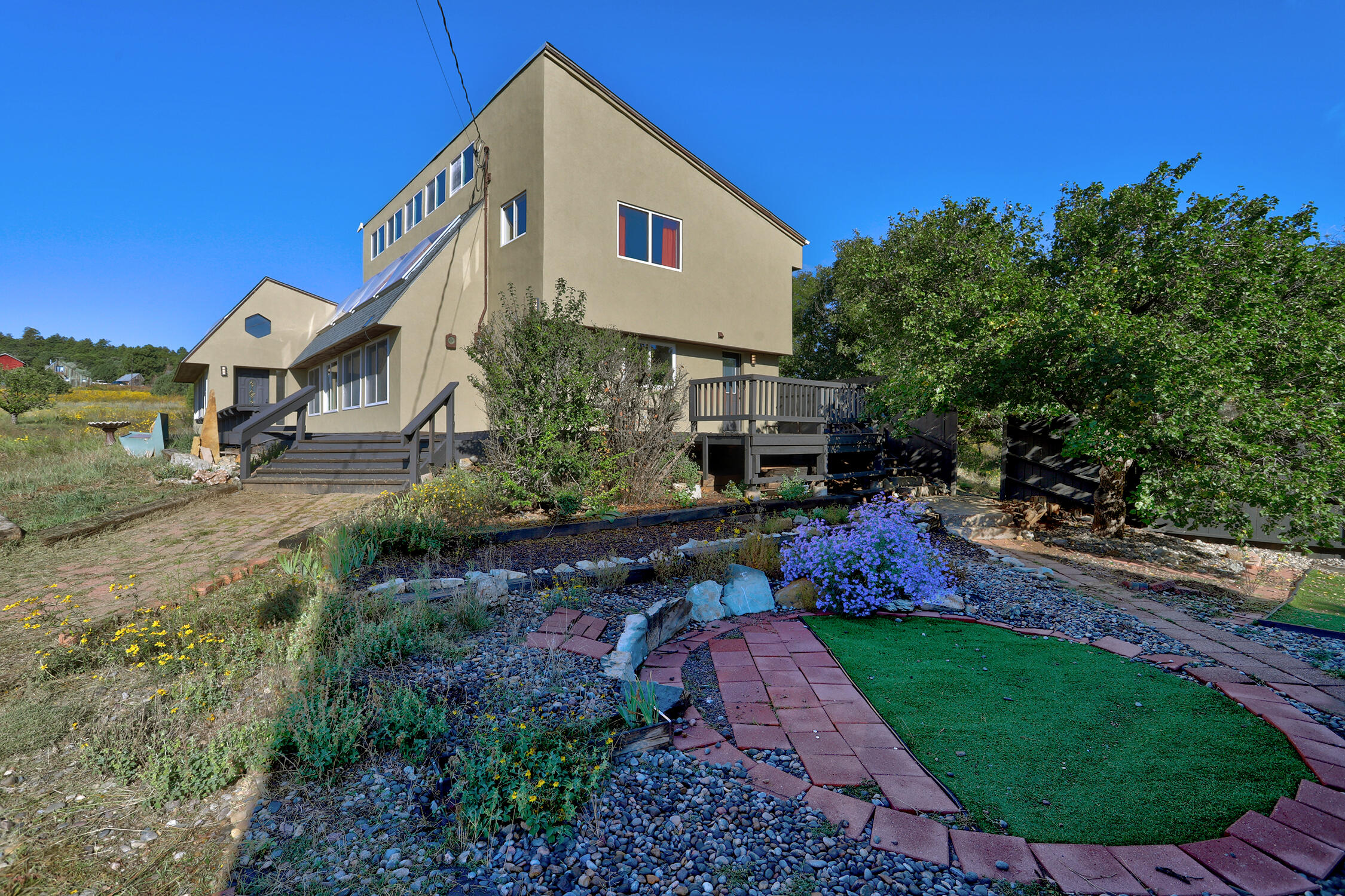 43 APPLE RANCH Road