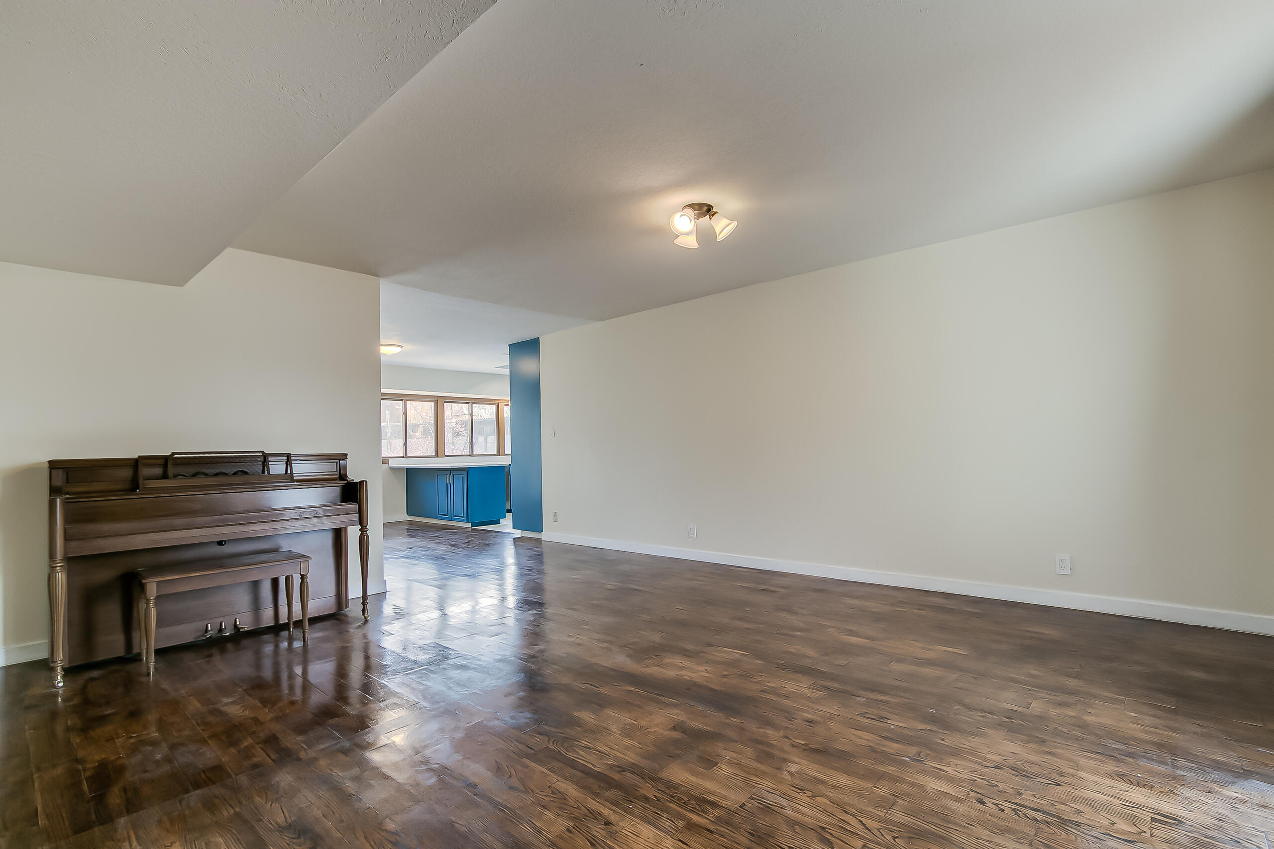 6429 Louise Place NE