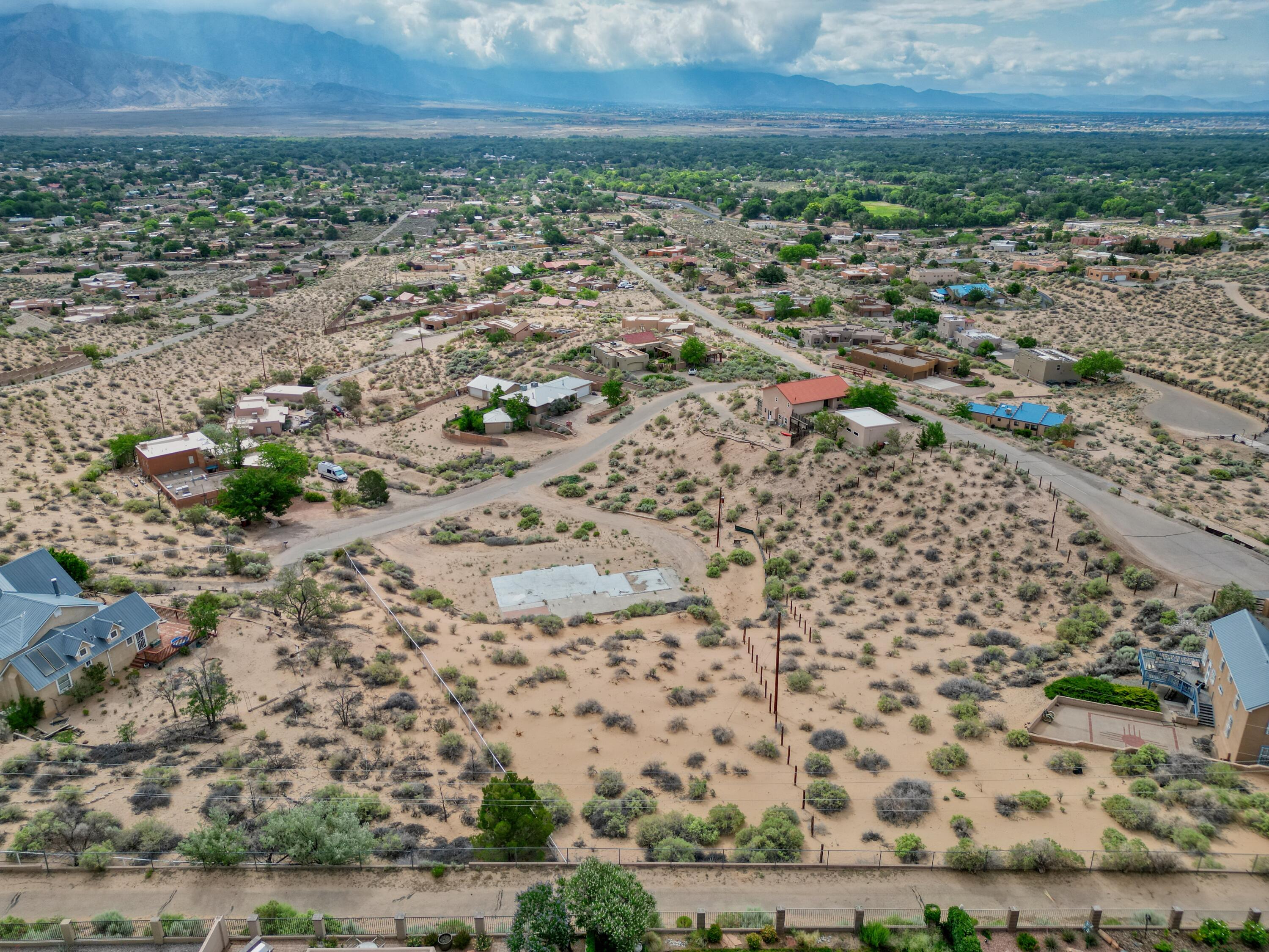 75 Calle Roja, Corrales, New Mexico image 37