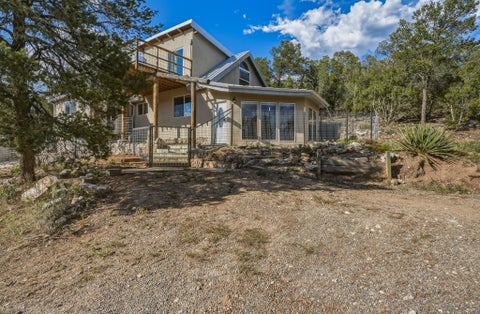 Photo of 106 Mountain Valley Drive, Edgewood, NM 87015 (MLS # 1108571)
