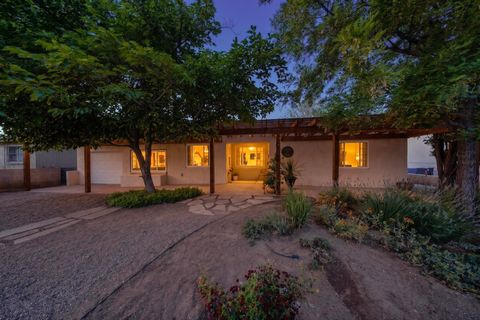 Homes For Sale - 510 Aliso Drive<br/> Bernalillo County, Albuquerque, NM 87108
