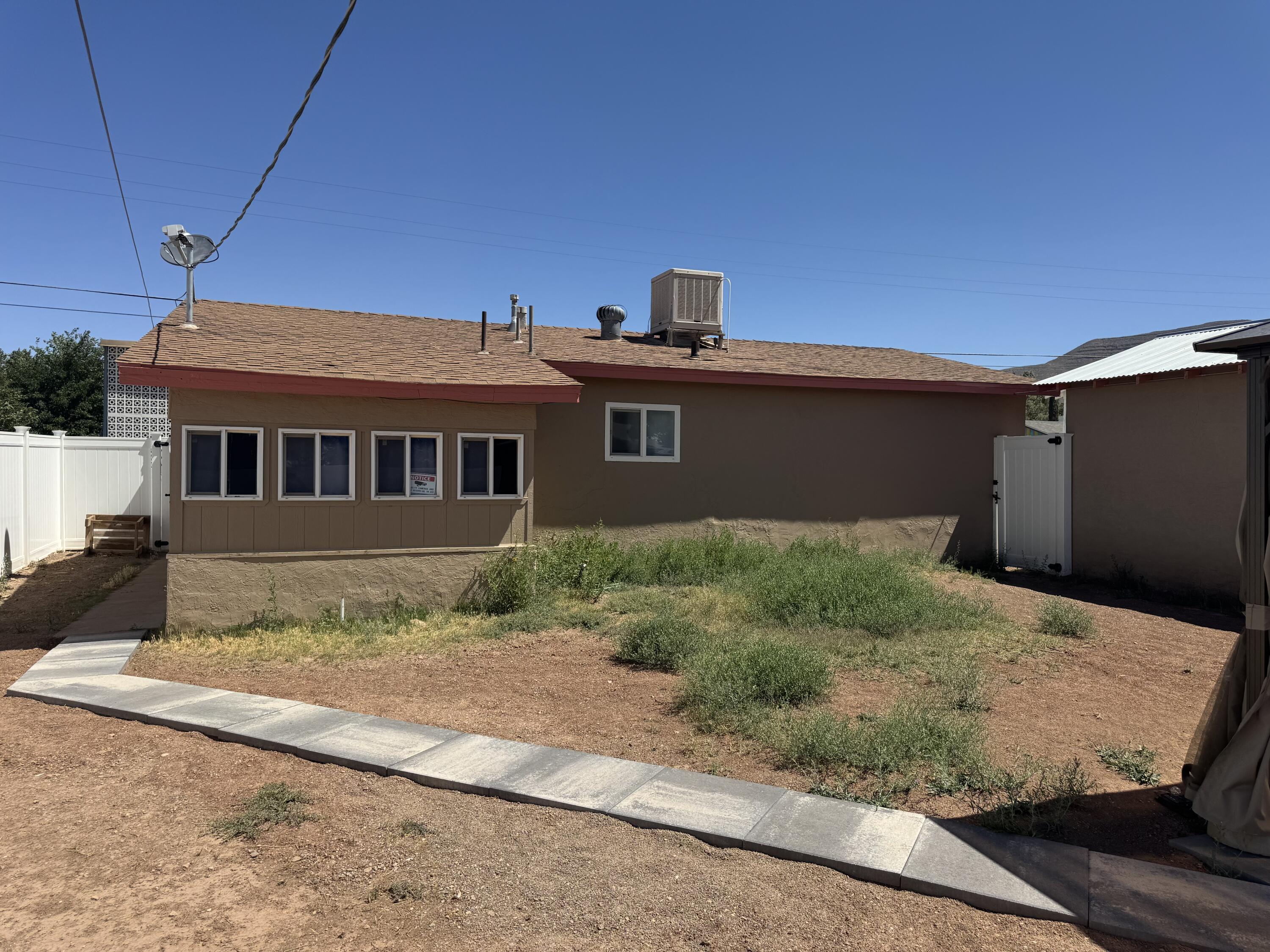 1204 Catalina Lane, Alamogordo, New Mexico image 3
